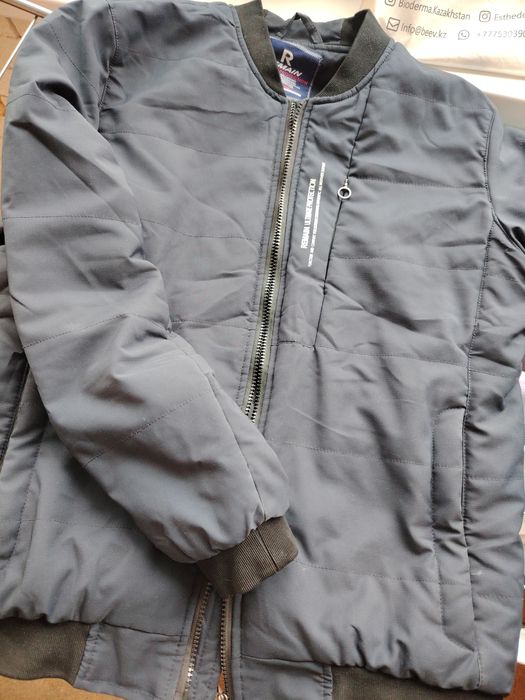 Продам куртку - бомбер