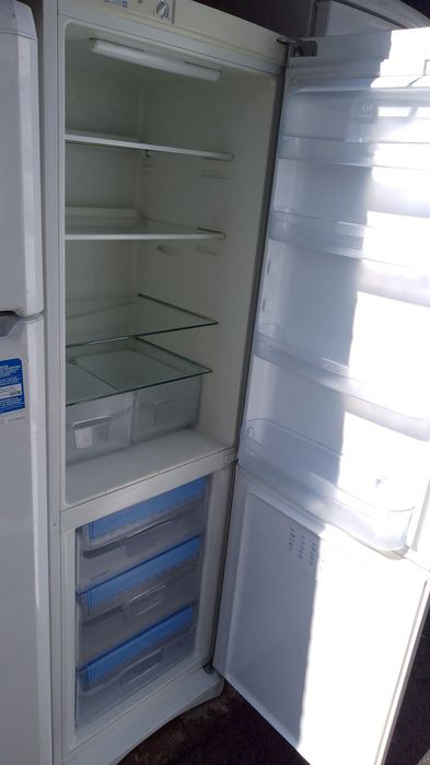 Frigider 2 uși dezghețare automata funcțional