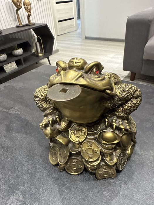 Статуэтка  фэн-шуй в идеальном сост.Размер 20на17см.Высота 17см