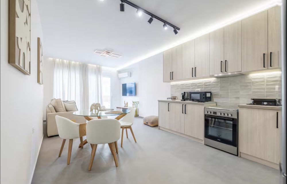 Apartament COSTINESTI!           - citiți cu tentie -