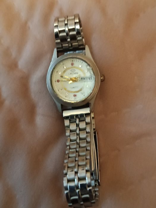 Дамски часовници LUCN и CROWN