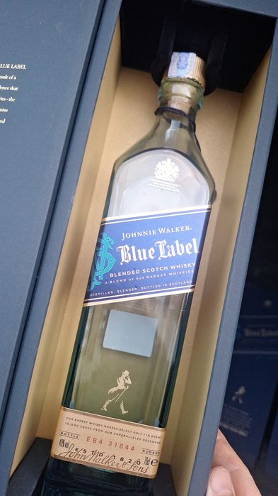 Sticle+cutie Blue Label 60 lei