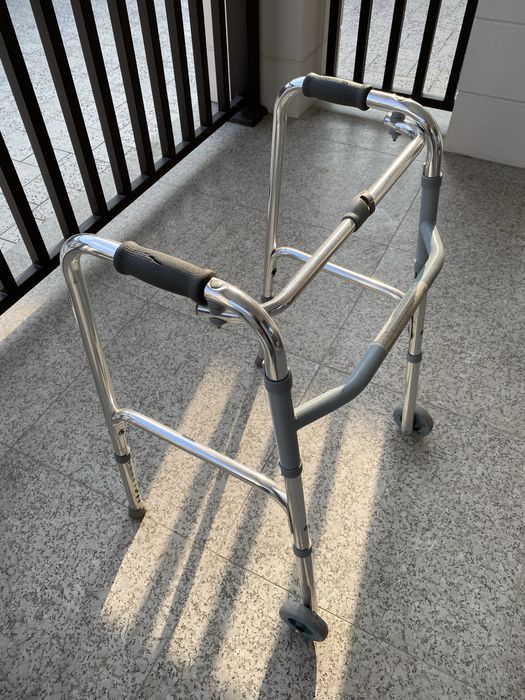 Ходунок для взрослых