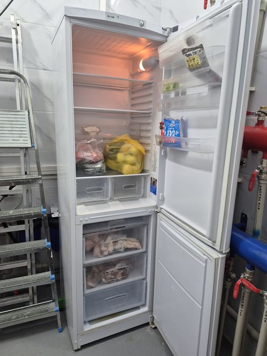 Холодильник Indesit