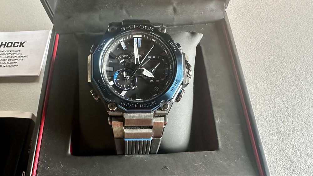 Часовник CASIO G-SHOCK MTG-B2000B-1A2ER Гаранция