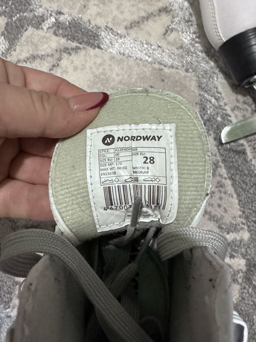 Продам коньки 3-5 лет