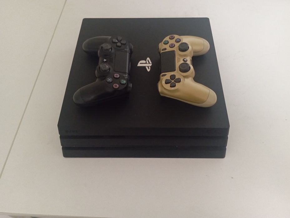 Консоль пс 4 про