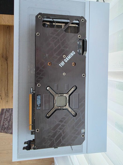 ASUS TUF RX 6900 XT 16GB с малък проблем