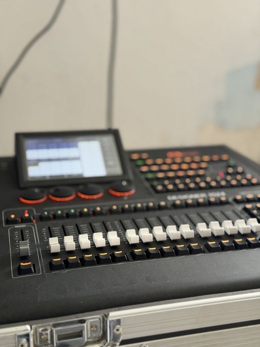 Fos Designer 1024 Consola controller lumini PRET: 4000 lei, Neg.