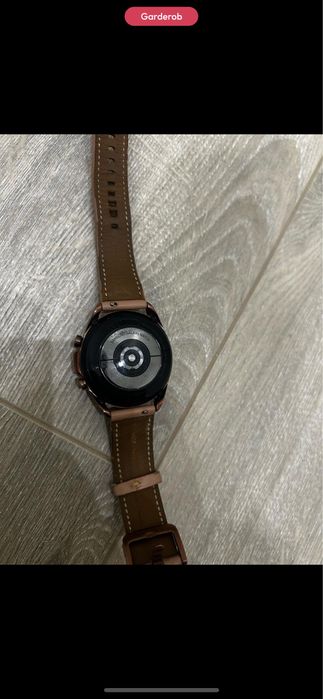 Розовые часы Samsung Galaxy Watch 3