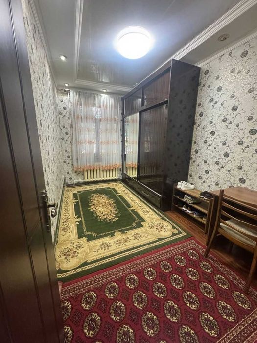 Юнусабад 4 Топовая локация 4 ком 1 этаже + парковка с навесом