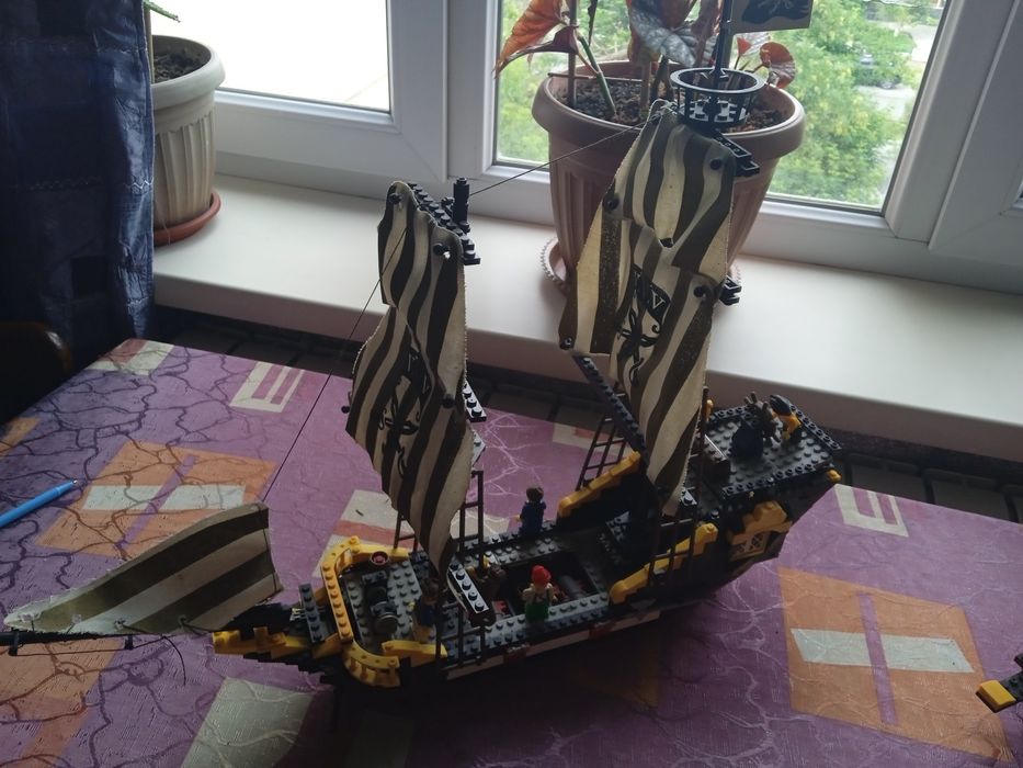 Продается Лего пиратские корабли
