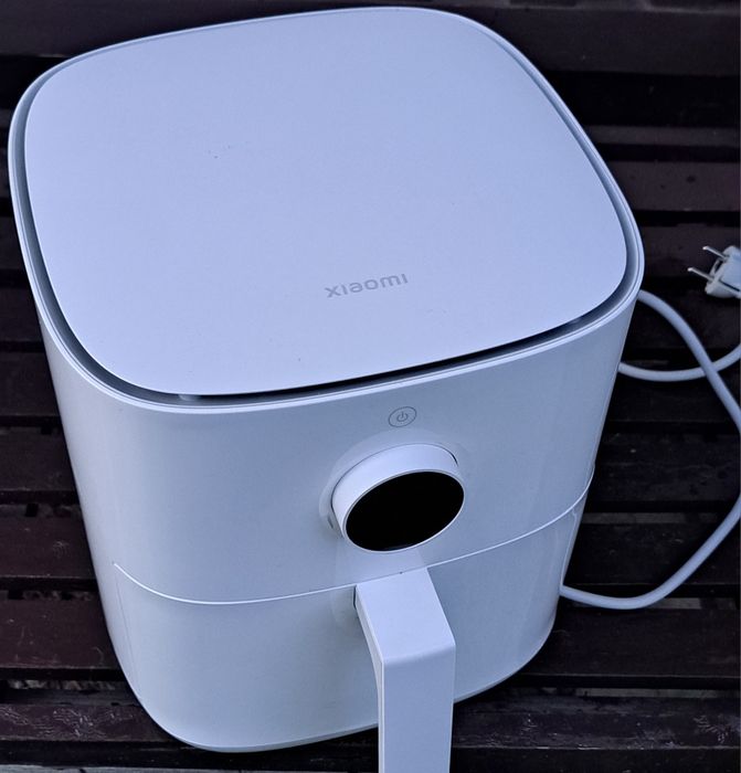 Xiaomi Smart Air Fryer 4,5 litri  cu aplicație pe telefon