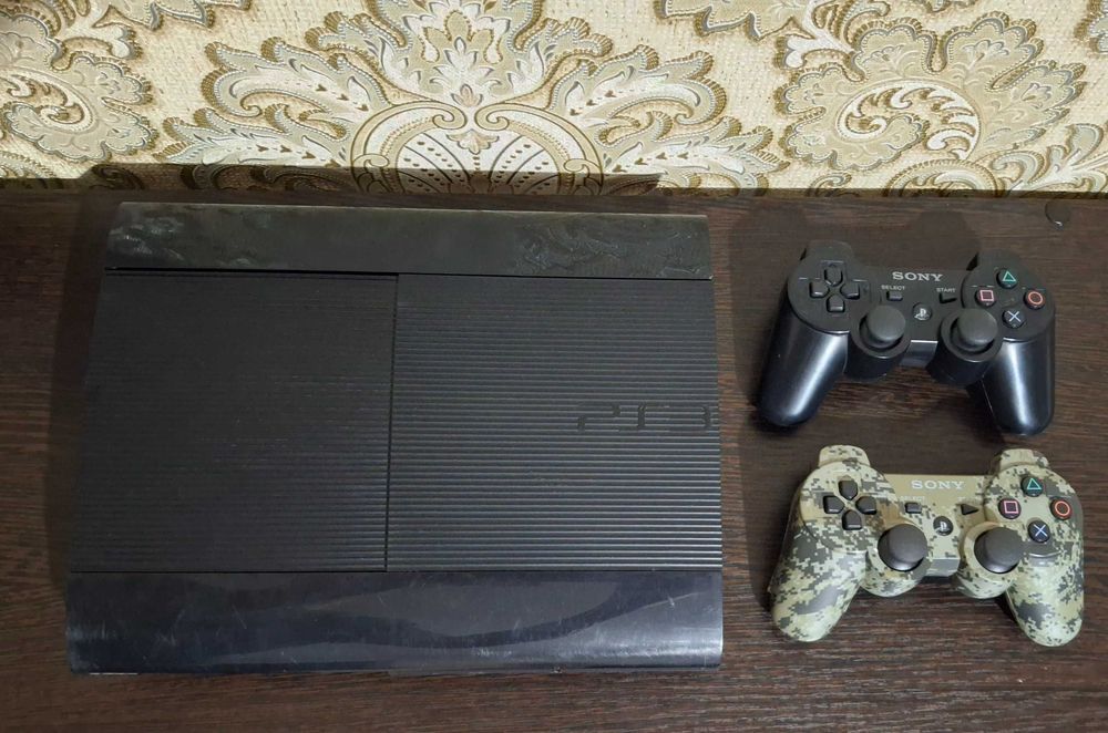 Игровая приставка Playstation 3  PS3 Super Slim