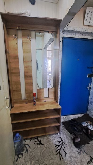 Чирчик шахар 
8-микрораён изуми ёнида 
#1-хона 2-етаж
Квартира ижа