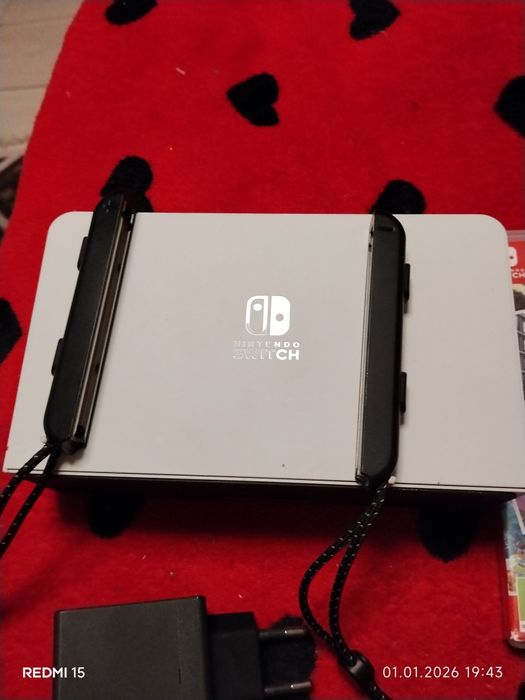Vând Nintendo switch Model oled
