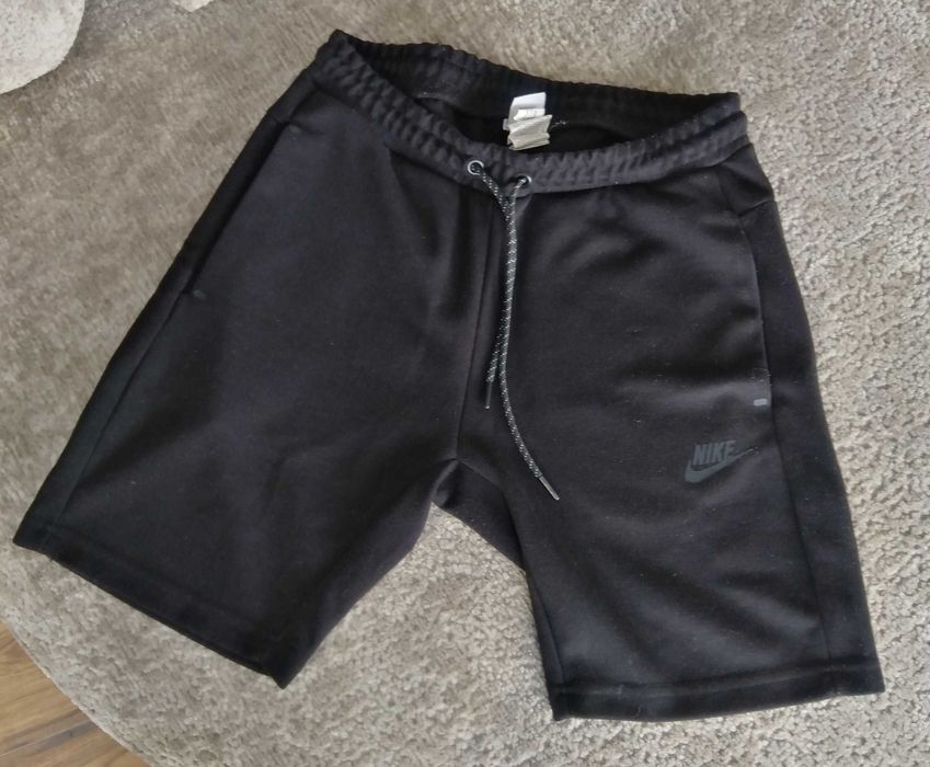 Мъжки къси панталони NIKE Tech