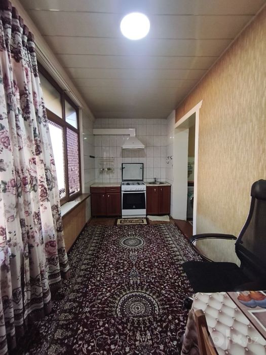 4 каватли домнинг 3 каватида 3 хонали квартира ижарага берилади