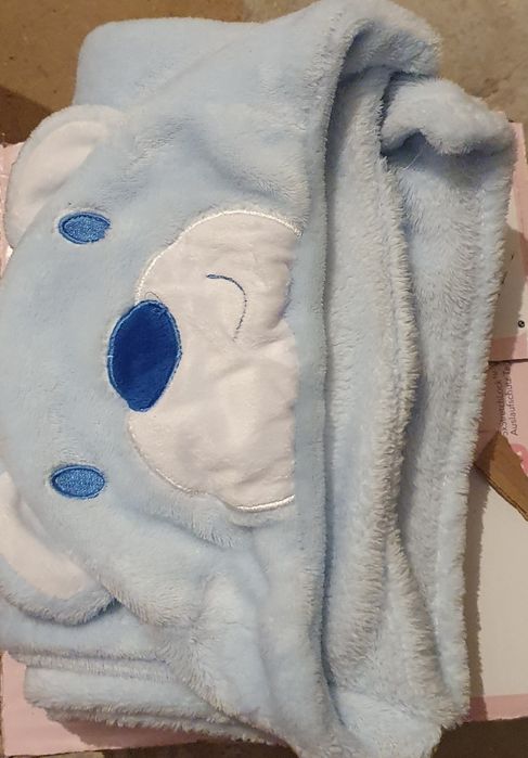 Pătură cu gluga albastra