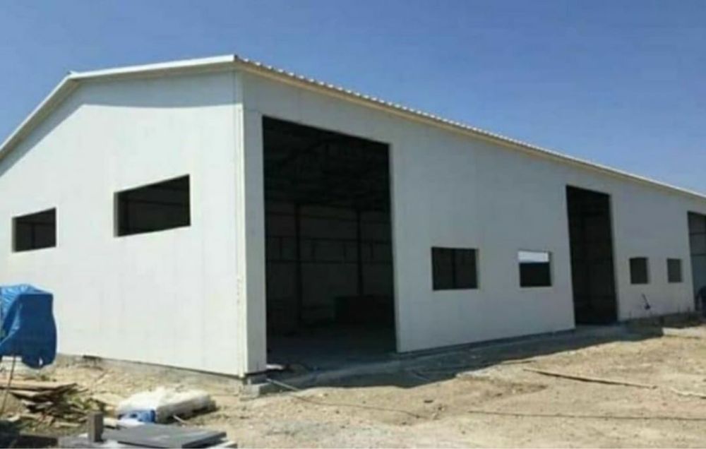 Vând hală metalică 9 m lățime cu 20 m lungime cu patru la streașină