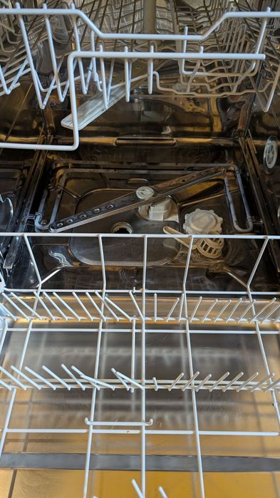 Свободностояща съдомиялна Miele G6620SC 60