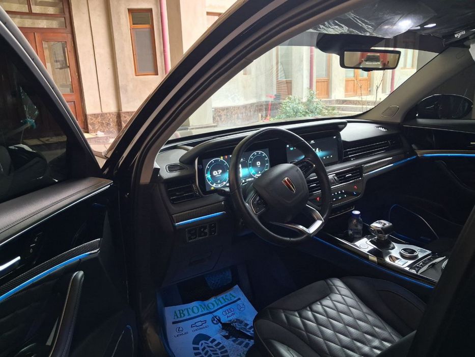 Hongqgi HS5 4x4 full pozitsiya