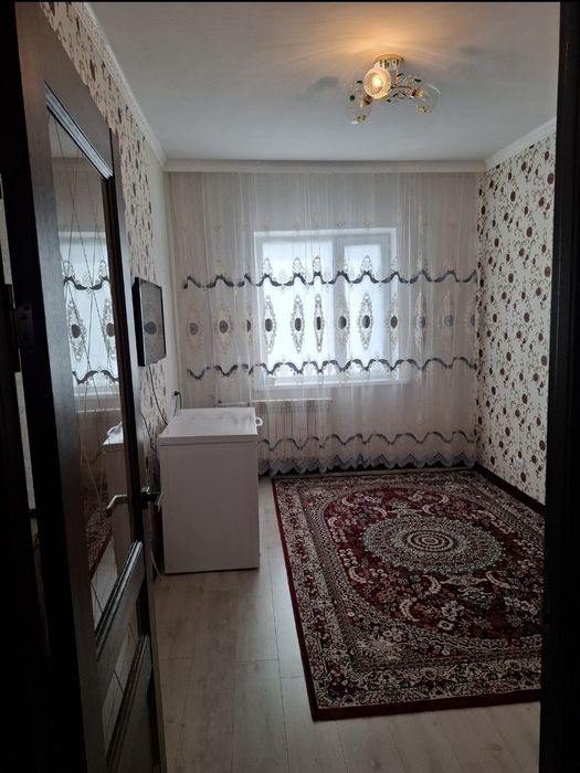 Продам  4 - х комнатную  квартиру