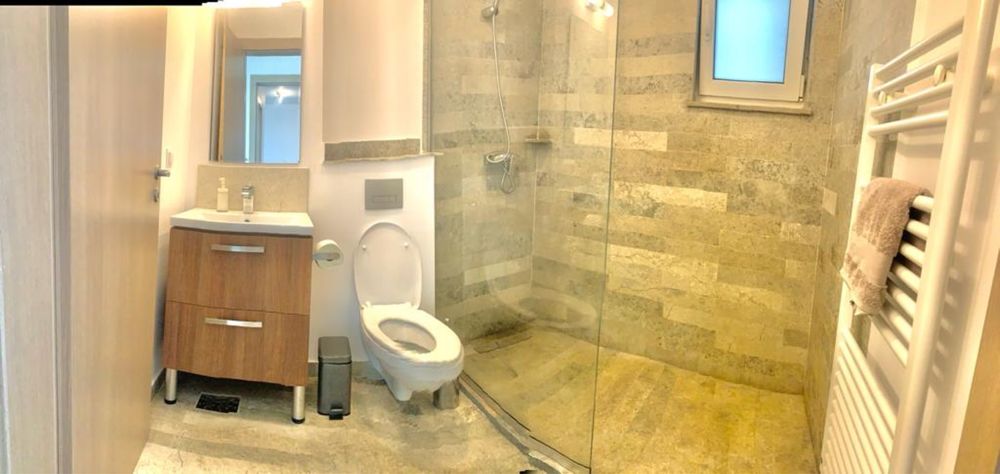 Inchiriez apartament Platinia