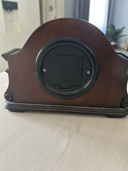 Часы интерьерные настольные CITIZEN