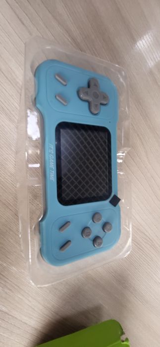 Денди  Мини . Можно играть с телевизора