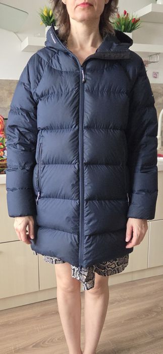 Продам пуховик. Дешево. Состав: 90/10