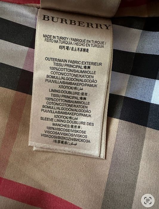 Trench Burberry, măsura S, model deosebit!