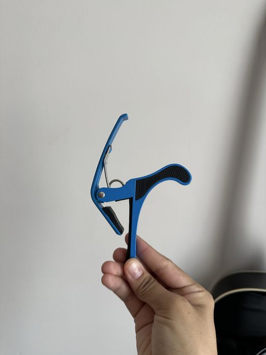 Гитара почти новая