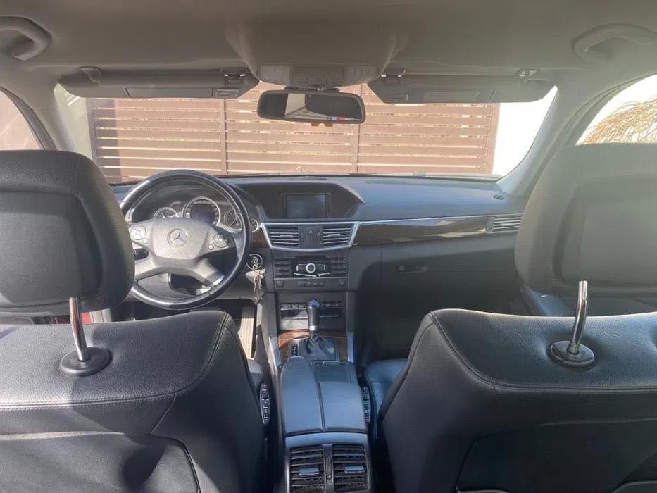 MERCEDES-BENZ E-Class 2011 — imagine 3