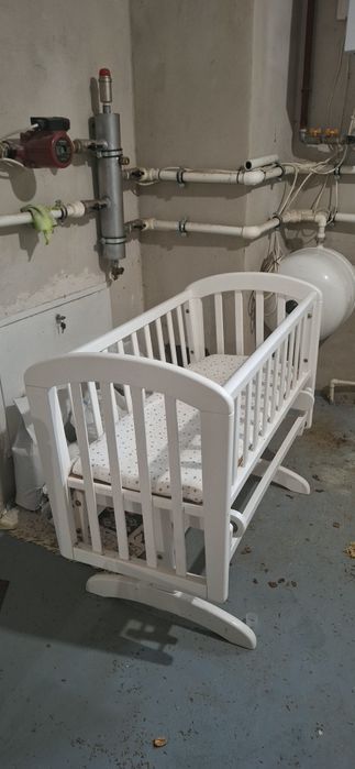 Pătuț bebelus in stare f bună