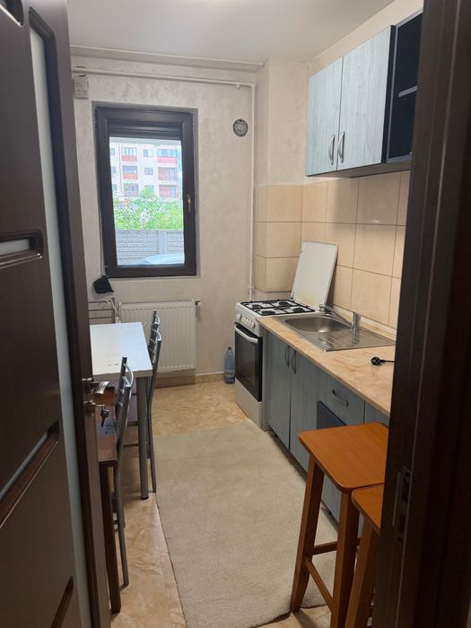 De închiriat apartament 2 camere – București Păcii