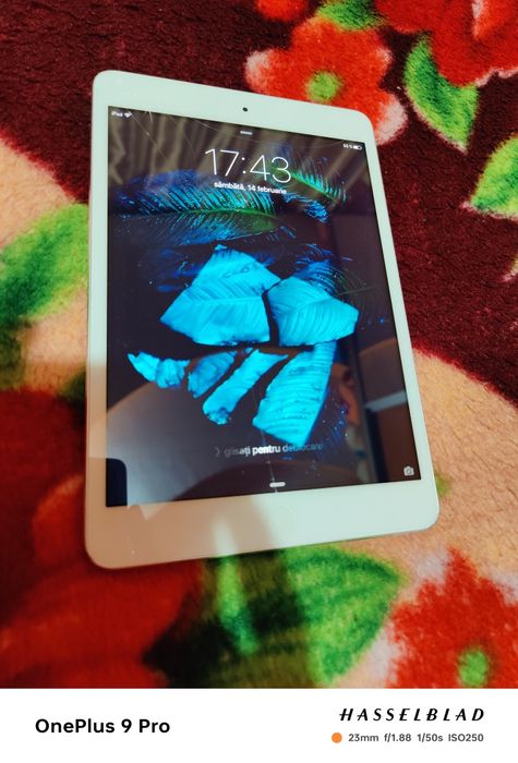 Vând iPad Mini 1st gen