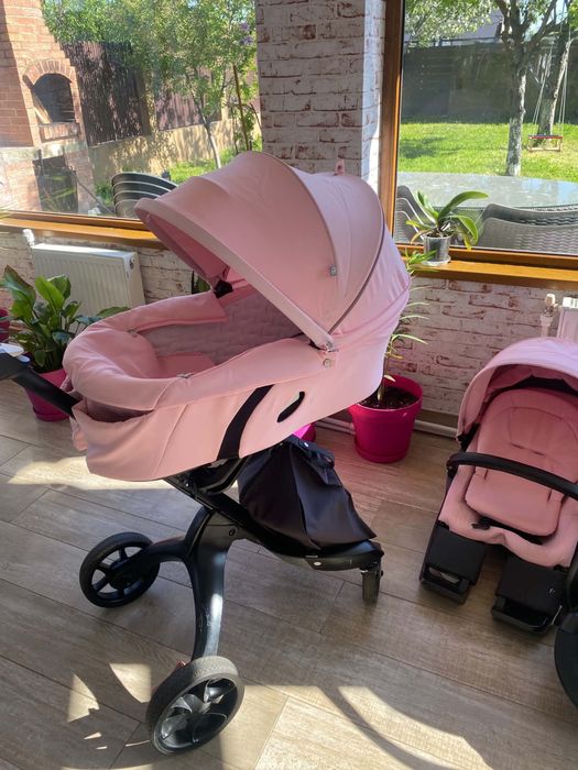 Cărucior roz Stokke 3 în 1 model V6