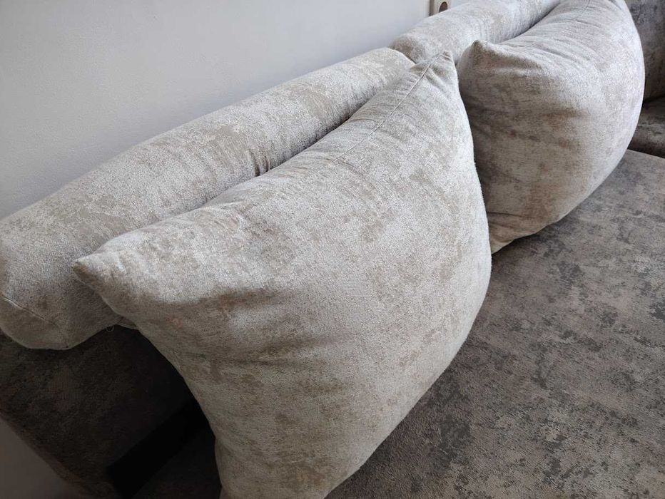 Продавам ъглов диван