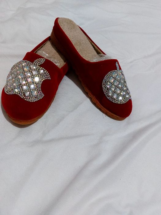 Kelinkik oyoq kiyimlari!!