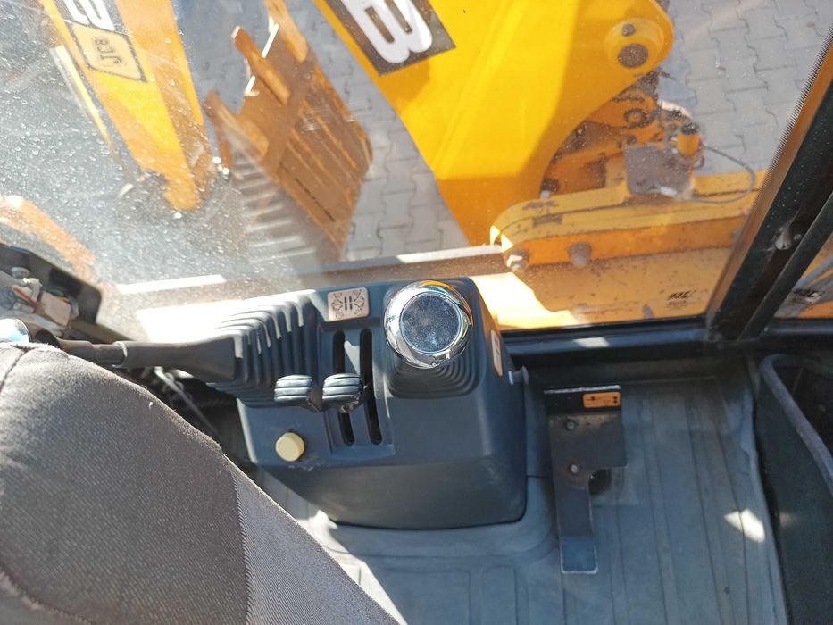 Buldoexcavator JCB 2CX