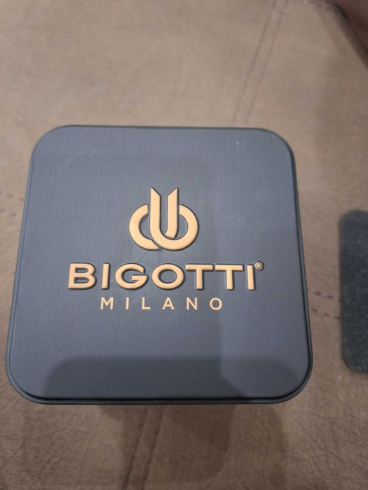 Часовник биготи чисто нов