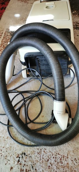 Прахосмукачка, в добро състояние