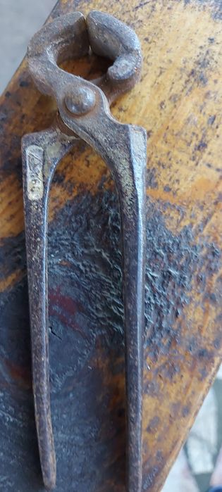 Patent și clește vechi