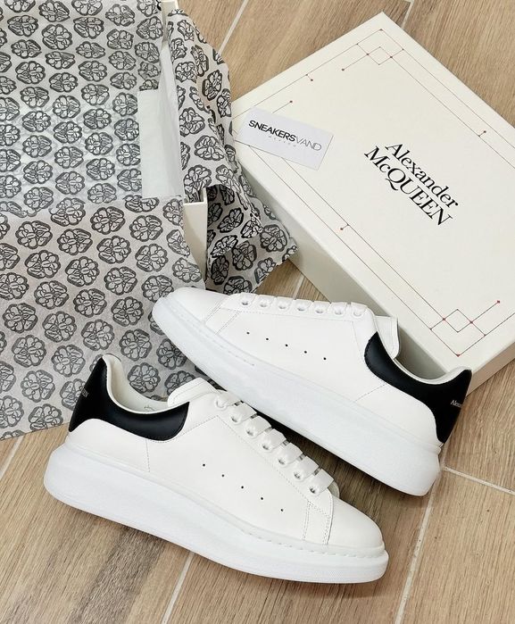 Нови обувки Alexander McQueen