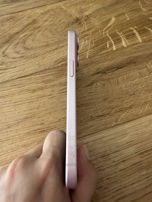 iPhone 15 Pink – Перфектно състояние + ПОДАРЪК 3 кейса