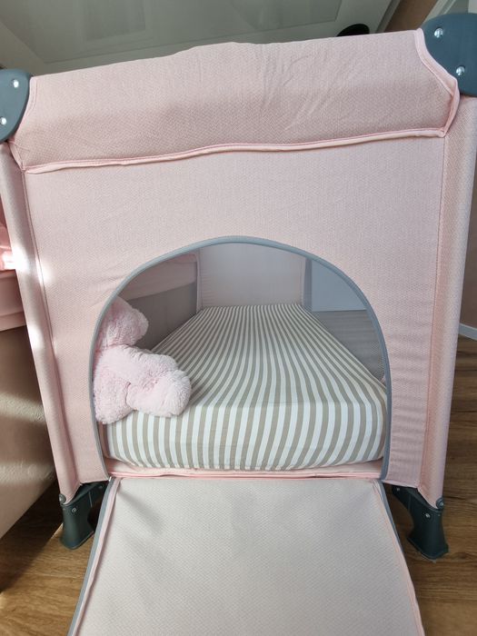 KIKKA BOO Кошара на 1 ниво SO GIFTED PINK + бебешки матрак PIERRE CARDIN 60X120X12 CM - КАТО НОВИ!!!