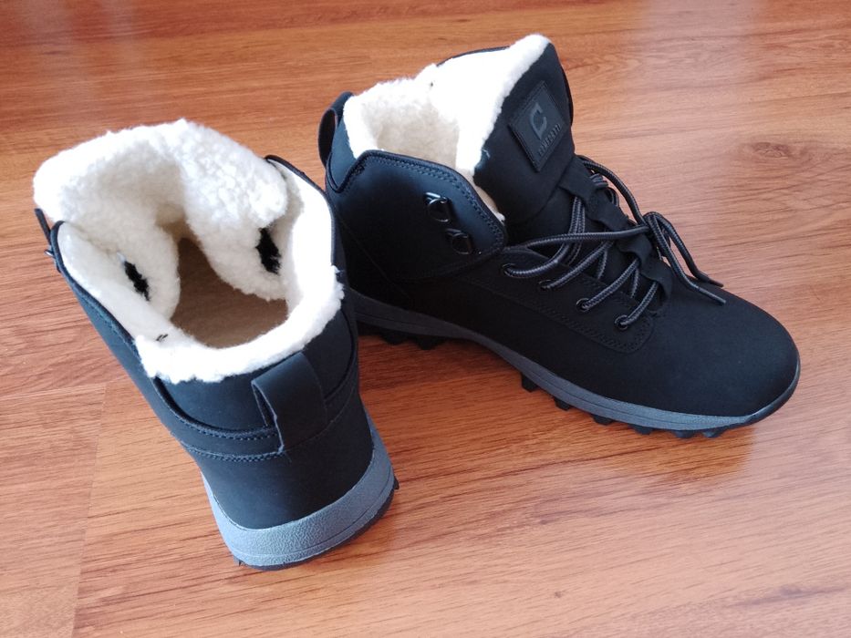 Топли зимни обувки ( нови )