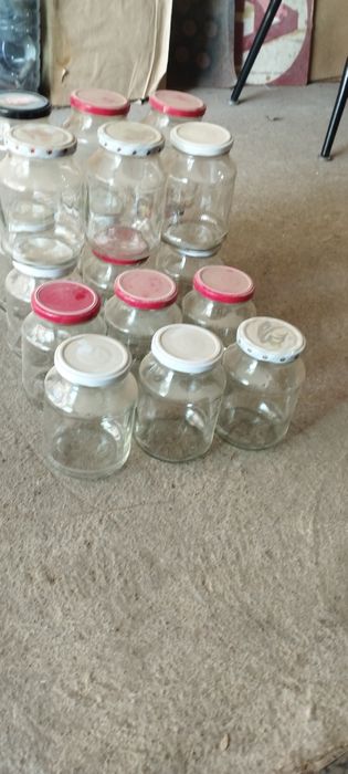 Продам банки 0,5л резьбовые