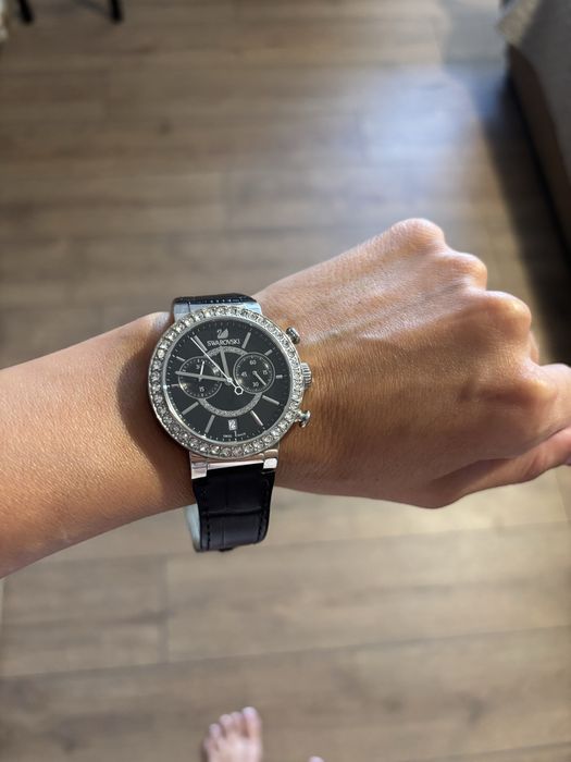 Часовник Swarovski